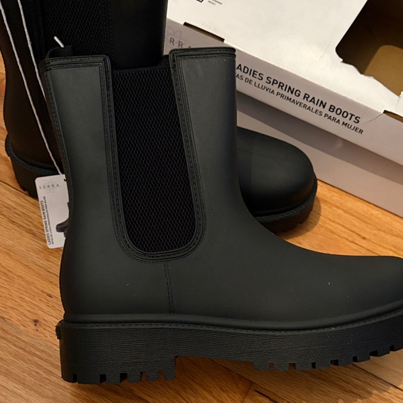 Serra Black Ankle Rain Boots - Picture 3 of 5